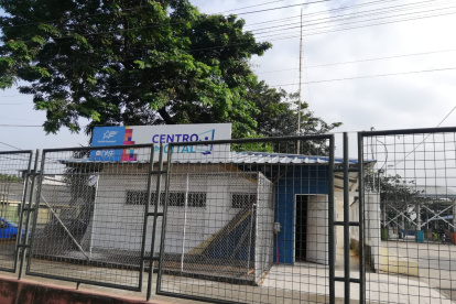 La víctima, de 22 años, fue trasladada de urgencia a un hospital, donde falleció.