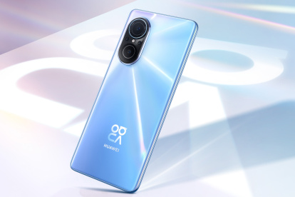 Su diseño, inspirado en las estelas de las estrellas, utiliza formas geométricas sencillas que encajan la pantalla de 6,78 pulgadas y solo 7,94 milímetros de grosor.