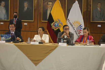 Reunión presidida por Guadalupe Llori, presidenta de la Asamblea Legislativa, para conocer el avance de la agenda legislativa