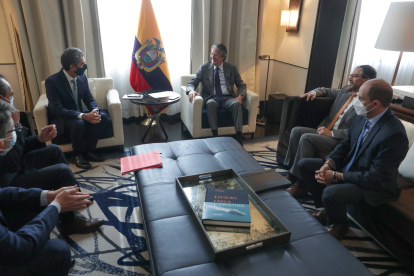 El presidente, Guillermo Lasso, en una reunión con empresarios mexicanos.