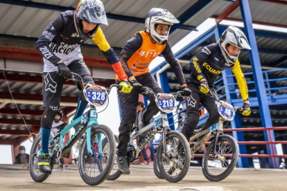 El azuayo Juan Cristobal Ramírez (328) se llevó el primer lugar de la categoría 15 años expertos.