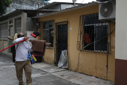Según los registros del Servicio de Rentas Internas, en una dirección de Sauces 6 funciona el establecimiento a nombre de la Asociación de Servicios de Limpieza Canguilsito. Sin embargo, la familia que vive ahí desconoce la existencia de esa organización.