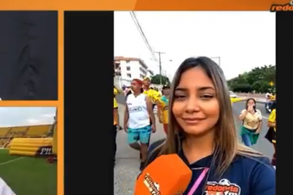 La reportera de La Radio Redonda, Xiomara de la Torre (d), denunció haber sufrido un acto de acoso sexual afuera del estadio Monumental.