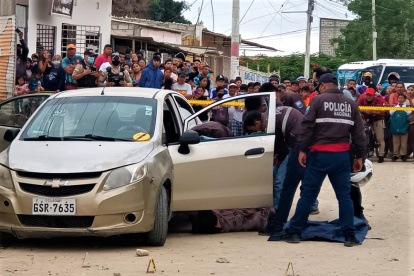 Dos sujetos en moto le descargaron una ráfaga de balas