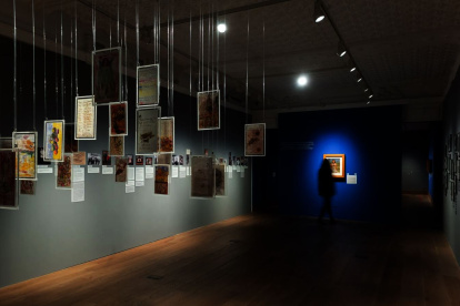 La exposición hace un recorrido por la vida y trayectoria de la artista.