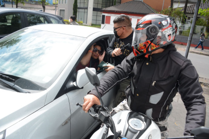 Producción. En esta imagen se recrea lo que pasa en las calles, los delincuentes atacan a los conductores en medio del tráfico  y sin importar el sitio.