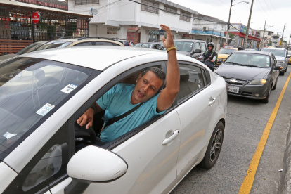 Los embotellamientos generan ya hastío entre los conductores.