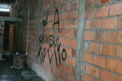 Este es el interior del inmueble donde fueron halladas las tres víctimas.