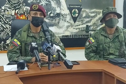 Explicación. El coronel Milton Rodríguez, comandante de la Brigada Napo, explicó lo ocurrido con los militares agredidos.