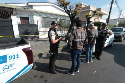 Un ciudadano fue baleado a la entrada de su casa, ubicada en las calles Noguchi y Cañar, en el sur de Guayaquil, el miércoles 11 de mayo pasado.