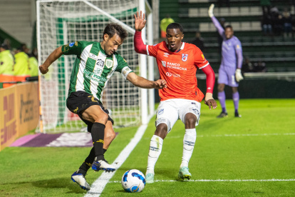Universidad Católica igualó con Banfield en Argentina, la noche de este martes 17 de mayo de 2022