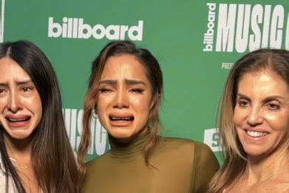 Aunque todo es parte de lo que hace la inteligencia artificial al detectar el rostro, Anitta se ve muy triste en la alfombra roja de los Billboard