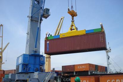 Oferta. El crudo, las frutas, los enlatados, entre la oferta que se exporta.