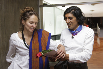 El excandidato presidencial, Yaku Pérez, y la periodista y profesora Manuela Picq se casaron en 2013.