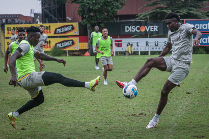 El entrenador argentino, Jorge Célico, llevó a Venezuela a la plantilla principal de Barcelona. De acuerdo a la convocatoria, no se guardará nada para esta noche.