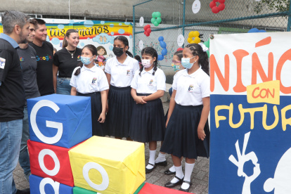Apertura. Los estudiantes de todos los cursos, desde primero de básica hasta tercero de bachillerato, abrieron la jornada explicando sobre las aplicaciones de Google y cómo les ayudaron durante la pandemia.
