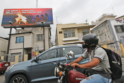 Ubicación. En las calles Piedrahita y Esmeraldas está ubicado el letrero que ha causado críticas en la ciudadanía.