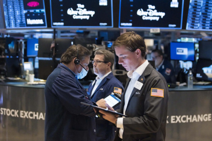 Economistas trabajan en la Bolsa de Nueva York (EE.UU.)