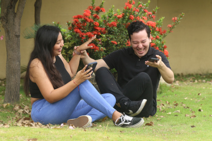 Pareja. Nadia García y Gary Barahona aseguran que su relación se basa en el amor y la complicidad.