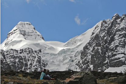 Los glaciares bolivianos del Tuni Condoriri desaparecen poco a poco debido al cambio climático.
 EFE/Martín Alipaz