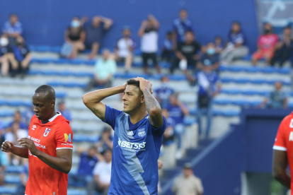 Emelec no pudo sumar en su casa contra la Católica en su estadio.