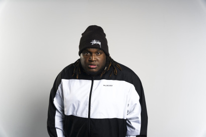 Fotografía cedida hoy por Telemundo donde aparece el cantante panameño Sech, quien cantará en la tercera edición de los Premios Tu Música Urbano, en los cuales tiene seis nominaciones.