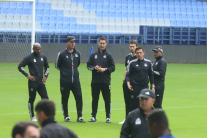 El cuerpo técnico de Emelec ha sido el más señalado en el cuadro azul.