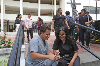 Los jóvenes dicen sentirse con más confianza para hacer nuevas amistades y vestir como les gusta.