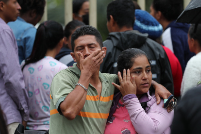 Foto de archivo de familiares de reos fallecidos en la cárcel Bellavista