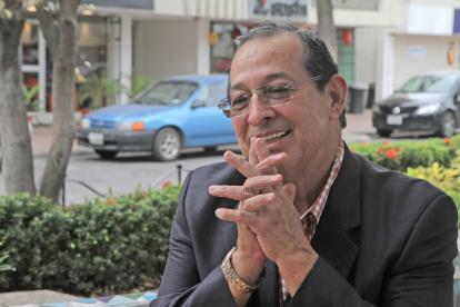 El comunicador Hugo Gavilánez trabajó en  Ecuavisa y Canal Uno.