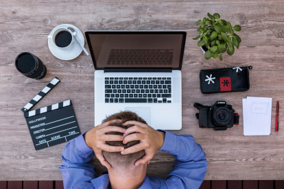 La negatividad en línea también afecta el rendimiento laboral y hay que saber cómo enfrentarla.