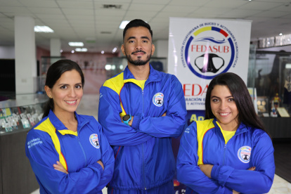 María Verónica Córdova (i), Fabían Mora y Arianna García integrarán el equipo nacional que acudirá al Mundial de Apnea que se disputará del 10 al 16 de junio.