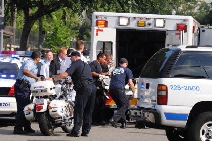 Anteriormente, las fuerzas de seguridad habían informado que el agresor, que iba armado con un rifle, había muerto