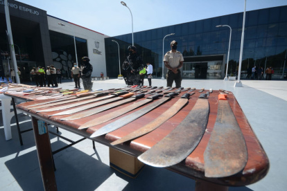 En lo que va del año el 42 % de los homicidios en el DMQ se realizaron con armas blanca.