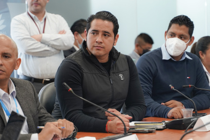 Asambleísta. Ronny Aleaga viajó a Miami en donde se reunió con Xavier Jorda, prófugo por la venta de insumos con sobreprecio.