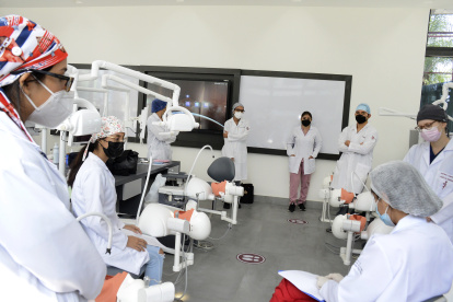 Preferencias. La carrera de Medicina sigue recibiendo un gran número de alumnos.