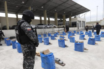 En ese lugar también fueron aprehendidos tres colombianos y se encontraron dos fusiles