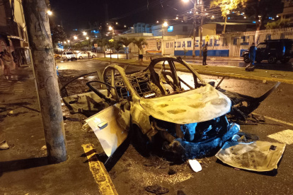 Uno de los dos coches bombas que explotaron en la ciudad de Esmeraldas el pasado 19 de mayo.
