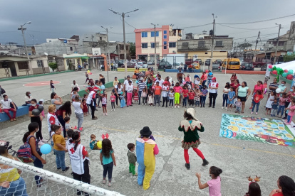 Los chicos realizan una serie de juegos con los que abordan temáticas distintas.