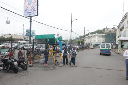 Escenario. El hombre baleado el pasado martes permanece internado en el hospital Luis Vernaza.