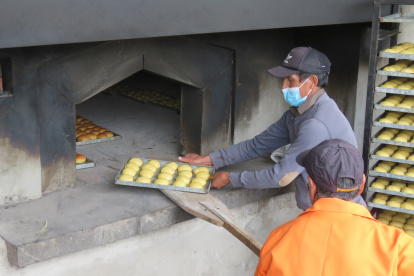 El horno. El de los descendientes de Mariana Guamán es el horno más antiguo. Data de 1930.