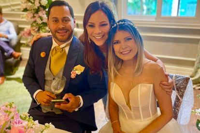 Los esposos con María Sol Galarza.