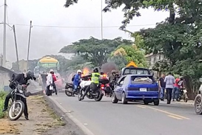 La Comisión de Tránsito del Ecuador (CTE) reportó el cierre temporal de la vía en el sector de la T, entre Daule y Salitre, este lunes 13 de junio de 2022.