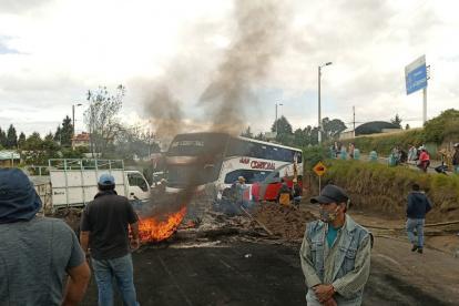 En Cotopaxi, las principales arterias viales permanecen cerradas.