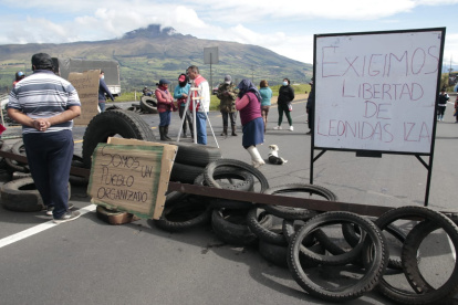 Pobladores del Romerillo se sumaron a la protesta la mañana de este martes. 24 horas después del inicio de las manifestaciones.