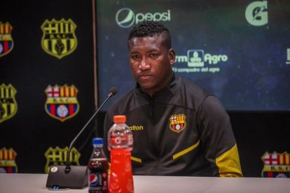 El delantero Jhon Jairo Cifuente aclaró que si bien su contextura es grueso, está buscando el peso ideal