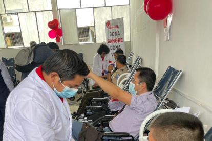 Aspirantes de la Policía y personal administrativo donaron sangre