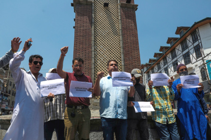Rechazo. Miembros de la organización Reconciliación, Rehabilitación y Retorno de Migrantes protestan en Srinagar.FAROOQ KHAN /