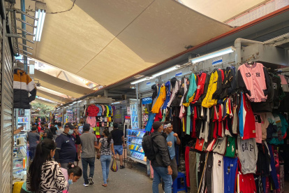 A lo largo de la avenida Eloy Alfaro, sector conocido por la venta de aves y otros animales domésticos, el panorama era tenso, según los comerciantes.