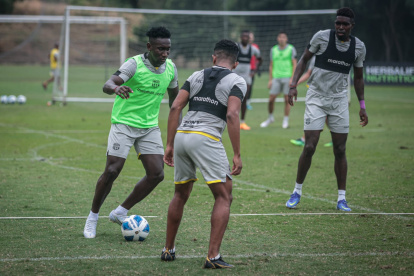 Barcelona se alistaba para medir a El Nacional en el estadio Olímpico Atahualpa